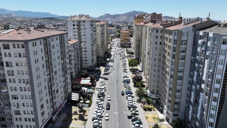 BAŞKAN ÇOLAKBAYRAKDAR, "ŞEHRİN KALBİNE DAHA YEŞİL BİR DOKUNUŞLA, KAYSERİ’MİZE NEFES ALDIRIYORUZ"
