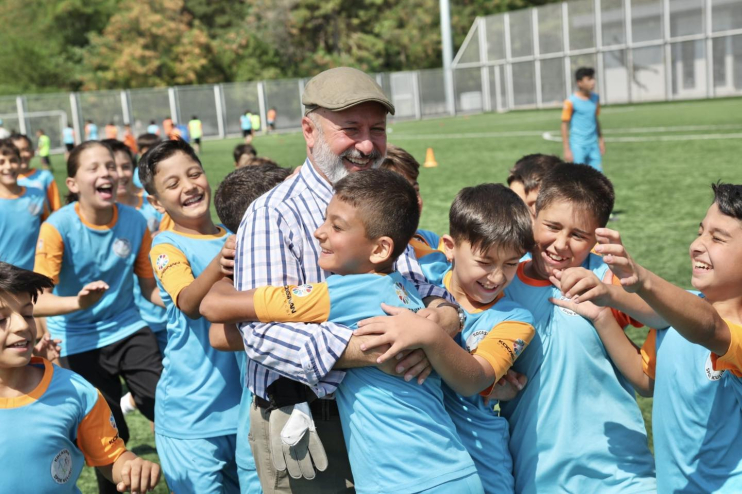 BAŞKAN ÇOLAKBAYRAKDAR’DAN ÖĞRENCİLERE MÜJDE