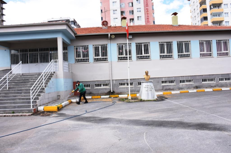 KOCASİNAN’DA OKULLAR ÖĞRENCİLER İÇİN HAZIRLANIYOR