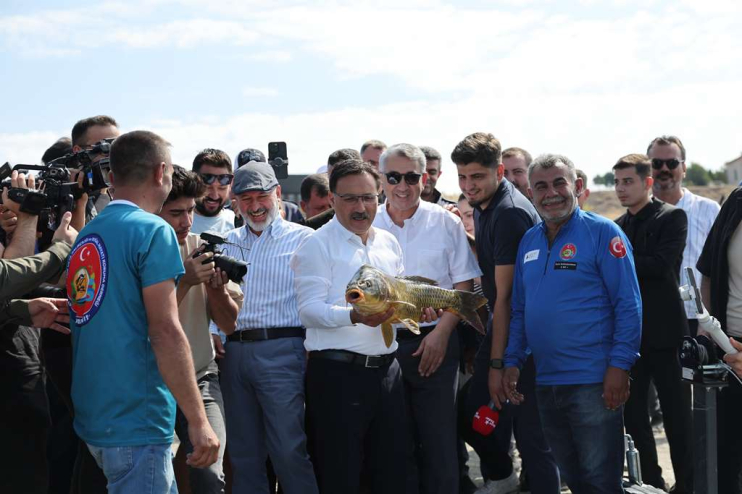 KOCASİNAN’IN ‘GELENEKSEL KUŞÇU OLTA BALIKÇILIĞI YARIŞMASI’ TAMAMLANDI 