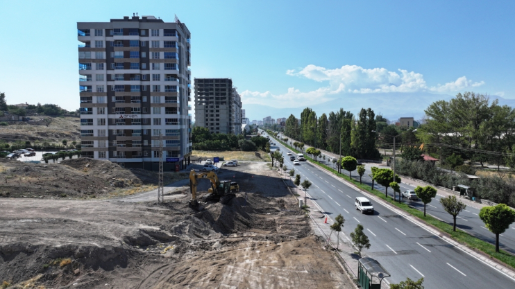 BAŞKAN ÇOLAKBAYRAKDAR, MODERN BİR SANCAKTEPE İÇİN İLK ADIMI ATTI