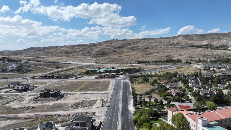 BAŞKAN ÇOLAKBAYRAKDAR, “İMARSIZ YERDEN ASFALTLI MODERN BİR GÜZERGÂHA DÖNÜŞTÜRDÜK”