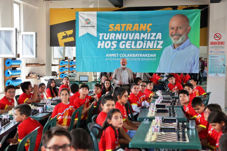 BAŞKAN ÇOLAKBAYRAKDAR, “BÜYÜK VE GÜÇLÜ TÜRKİYE İÇİN ÇOCUKLARI SATRANÇTA BULUŞTURUYORUZ”