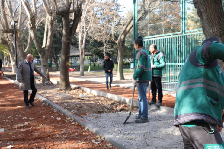 BAŞKAN ÇOLAKBAYRAKDAR, “ÇOCUKLAR İÇİN BÜTÜN PARKLARDA TOPRAK ALANLAR YAPIYORUZ”