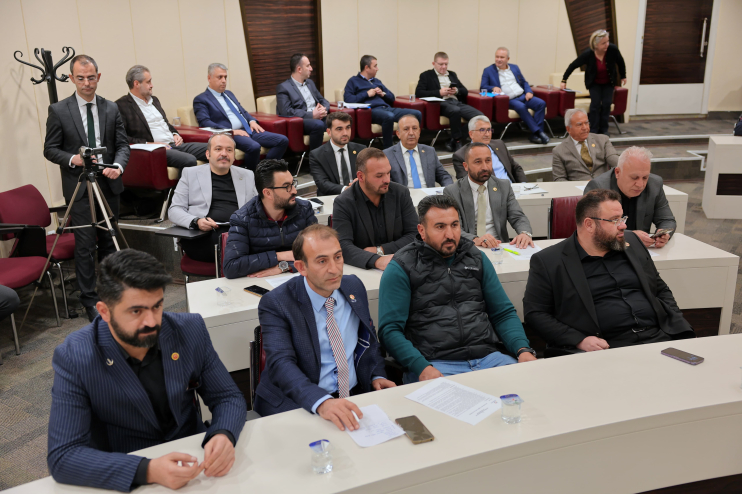 BAŞKAN ÇOLAKBAYRAKDAR’DAN GENÇLERE SPOR OKULU MÜJDESİ
