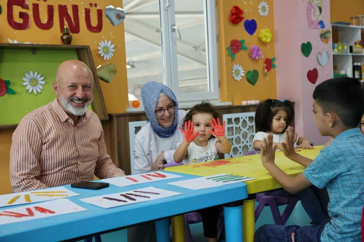 BAŞKAN ÇOLAKBAYRAKDAR, “HAYATIN TÜM RENKLERİ, 7DEN 70E KOCASİNAN AKADEMİDE BULUŞUYOR”