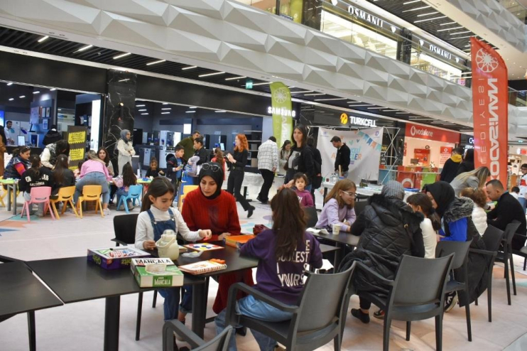 BAŞKAN ÇOLAKBAYRAKDAR, “HER ALANDA GENÇLERİMİZİN VE EVLATLARIMIZIN YANINDAYIZ”