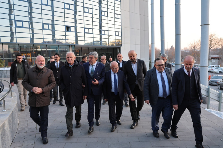 GENEL BAŞKAN YARDIMCISI YILMAZ’DAN BAŞKAN ÇOLAKBAYRAKDAR’A BÜYÜK ÖVGÜ