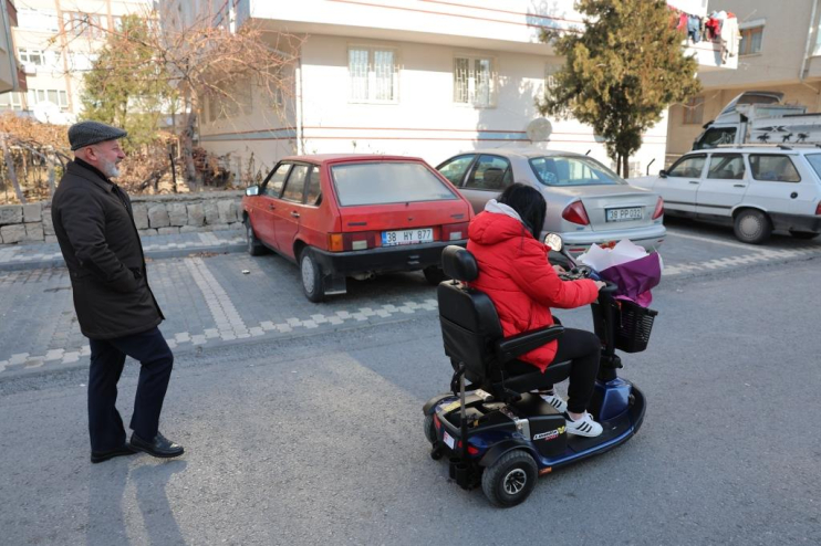 BAŞKAN ÇOLAKBAYRAKDAR, RABİA YAĞMURUN HAYALİNİ GERÇEKLEŞTİREREK MUTLULUĞUNA ORTAK OLDU
