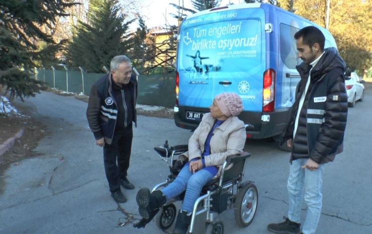 BAŞKAN ÇOLAKBAYRAKDAR, RABİA YAĞMURUN HAYALİNİ GERÇEKLEŞTİREREK MUTLULUĞUNA ORTAK OLDU