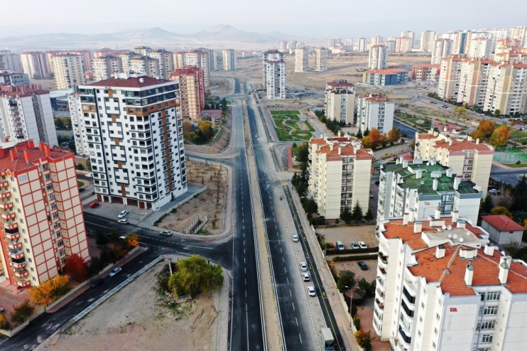 BAŞKAN ÇOLAKBAYRAKDAR, “ASFALTTA DA TARİHİ BİR REKOR KIRMANIN HAKLI GURURUNU YAŞIYORUZ”
