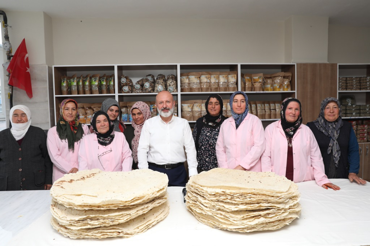 BAŞKAN ÇOLAKBAYRAKDAR, “KIRSAL MAHALLELERDE GELECEĞİ İNŞA EDEN HİZMETLERE İMZA ATTIK”