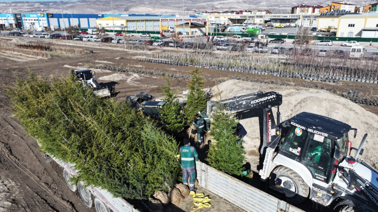 BAŞKAN ÇOLAKBAYRAKDAR, “YEMYEŞİL BİR KAYSERİ İNŞA EDİYORUZ”