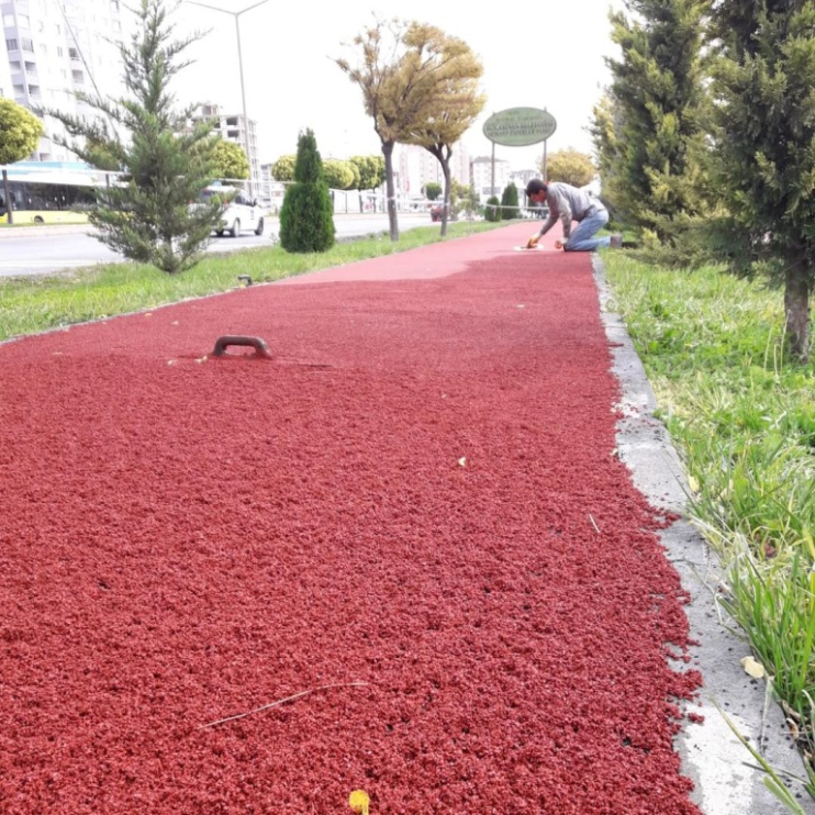 ÇEVRECİ BAŞKAN FARKIYLA KOCASİNAN’DA PARKLAR MODERNLEŞİYOR VE GÜZELLEŞİYOR
