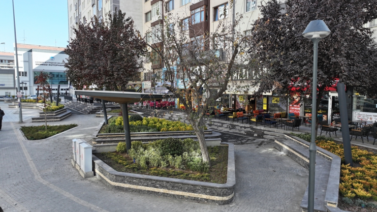 BAŞKAN ÇOLAKBAYRAKDAR, "ŞEHRİN KALBİNE MODERN VE ESTETİK BİR KİMLİK KAZANDIRIYORUZ"