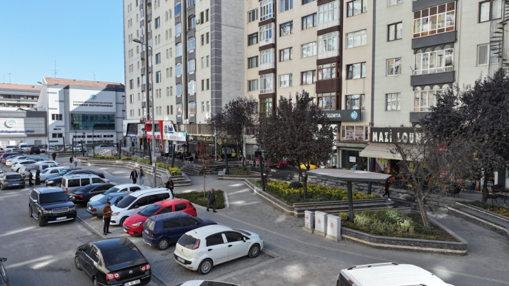 BAŞKAN ÇOLAKBAYRAKDAR, "ŞEHRİN KALBİNE MODERN VE ESTETİK BİR KİMLİK KAZANDIRIYORUZ"