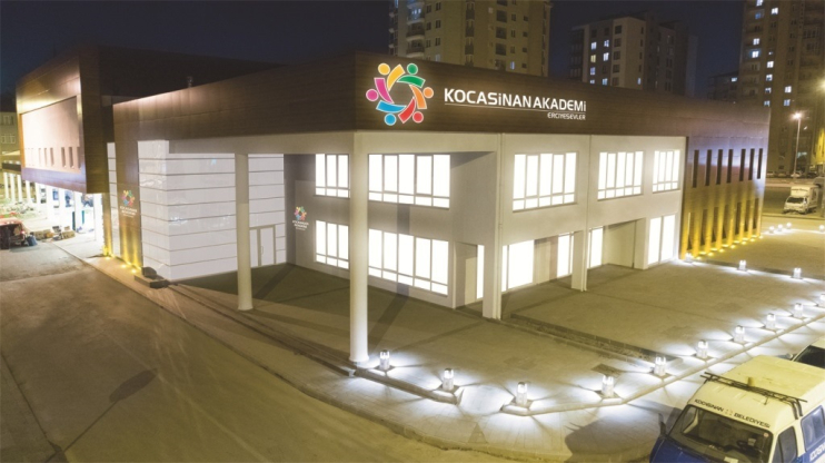 KOCASİNAN BELEDİYESİ, ESTETİK ÇALIŞMALARIYLA ŞEHRE CANLILIK KATIYOR