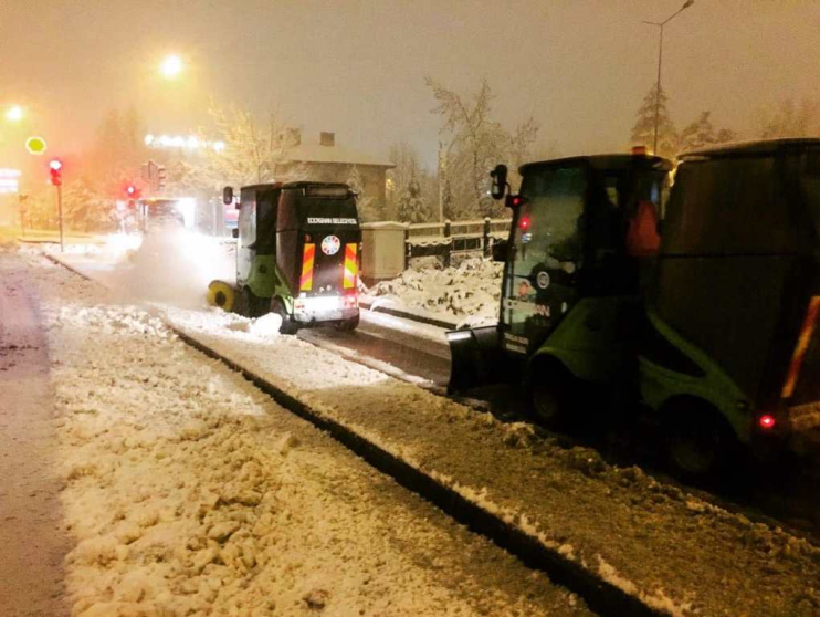 BAŞKAN ÇOLAKBAYRAKDAR, “YOĞUN KAR YAĞIŞINA KARŞI 3 VARDİYALI 24 SAAT ÇALIŞIYORUZ”