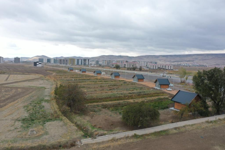 BAŞKAN ÇOLAKBAYRAKDAR’DAN KADINLARIN TARIMSAL ÜRETİMDE SÖZ SAHİBİ OLMASINI SAĞLAYACAK PROJE