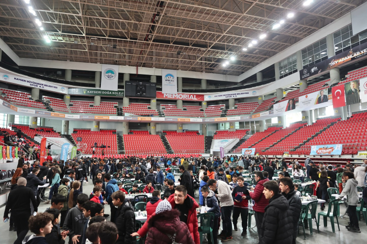 BAŞKAN ÇOLAKBAYRAKDAR, “BÜYÜK VE GÜÇLÜ TÜRKİYE İÇİN ÇOCUKLARI SATRANÇTA BULUŞTURUYORUZ”