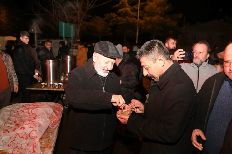 BAŞKAN ÇOLAKBAYRAKDAR, RAMAZAN’DA HER AKŞAM KOCASİNAN SAKİNLERİYLE BİRLİKTE