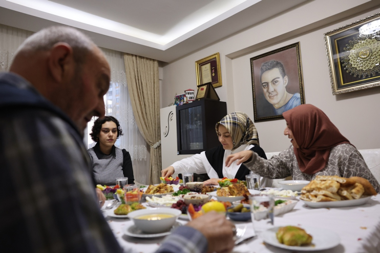 BAŞKAN ÇOLAKBAYRAKDAR, “ŞEHİTLERİMİZ ASLA UNUTULMAYACAK”