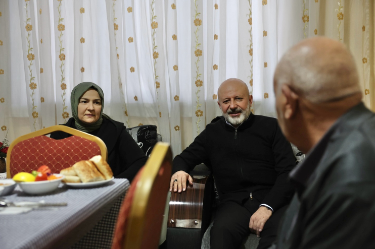 BAŞKAN ÇOLAKBAYRAKDAR, KOCASİNAN’IN ÇINARLARIYLA GÖNÜL SOFRASINDA BİR ARAYA GELDİ