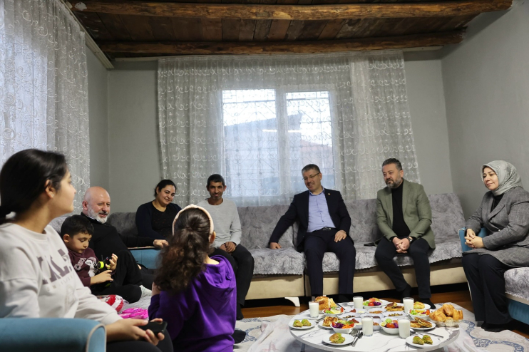 KOCASİNAN’DA HER GÜN BİR EVDE GÖNÜL SOFRASI KURULUYOR