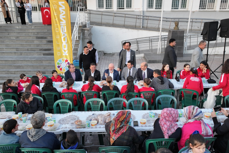 BAŞKAN ÇOLAKBAYRAKDAR, “SOFRALARIMIZDAN BEREKET, GÖNÜLLERİMİZDEN MUHABBET EKSİK OLMASIN”