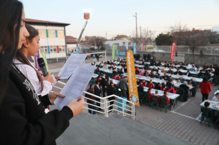 BAŞKAN ÇOLAKBAYRAKDAR, “SOFRALARIMIZDAN BEREKET, GÖNÜLLERİMİZDEN MUHABBET EKSİK OLMASIN”