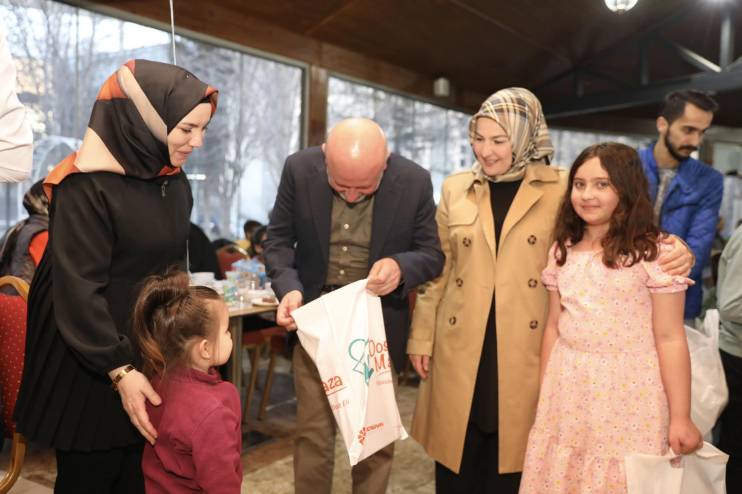 BAŞKAN ÇOLAKBAYRAKDAR, RAMAZAN İFTARINI YETİM ÇOCUKLARLA YAPTI