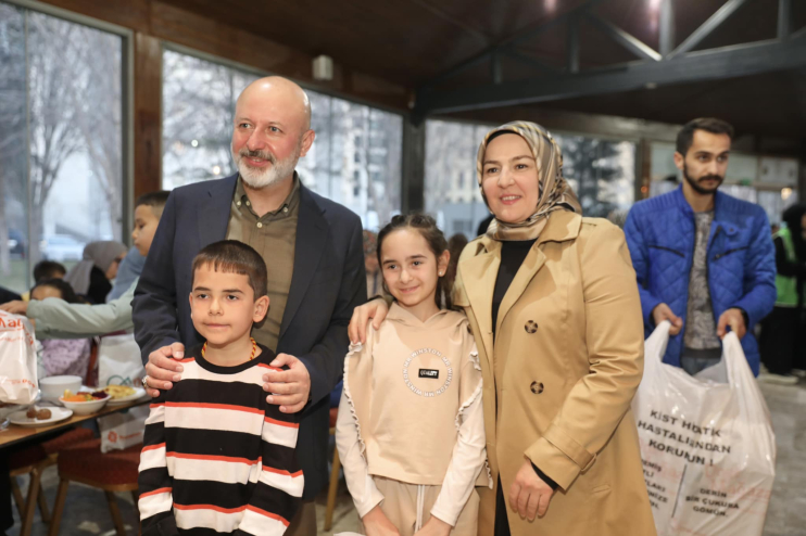 BAŞKAN ÇOLAKBAYRAKDAR, RAMAZAN İFTARINI YETİM ÇOCUKLARLA YAPTI