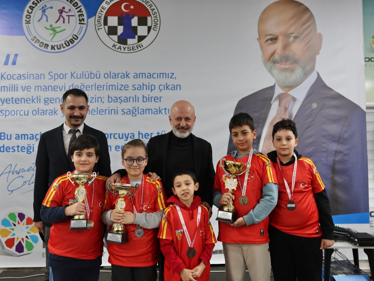 BAŞKAN ÇOLAKBAYRAKDAR, “KAYSERİYİ SATRANÇ MERKEZİ YAPMAYI VE TÜRKİYE ŞAMPİYONLARI YETİŞTİRMEYİ HEDEFLİYORUZ”