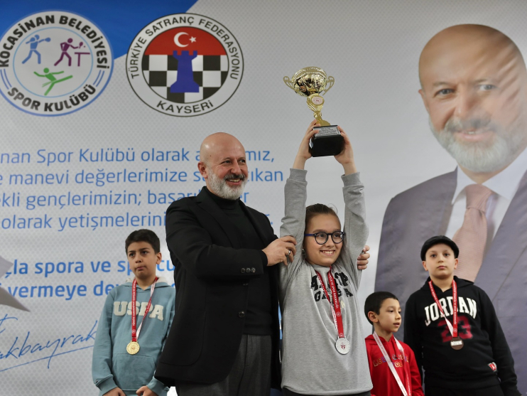 BAŞKAN ÇOLAKBAYRAKDAR, “KAYSERİYİ SATRANÇ MERKEZİ YAPMAYI VE TÜRKİYE ŞAMPİYONLARI YETİŞTİRMEYİ HEDEFLİYORUZ”