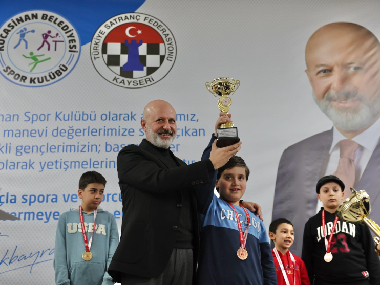 BAŞKAN ÇOLAKBAYRAKDAR, “KAYSERİYİ SATRANÇ MERKEZİ YAPMAYI VE TÜRKİYE ŞAMPİYONLARI YETİŞTİRMEYİ HEDEFLİYORUZ”