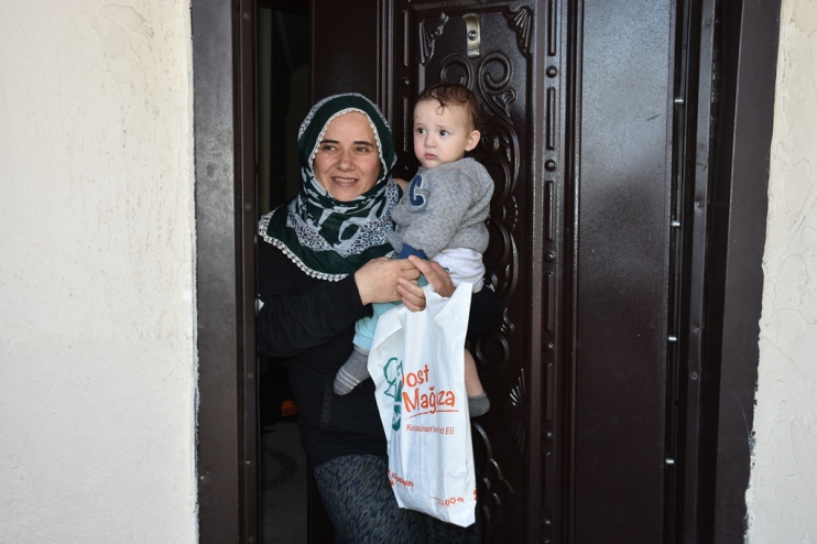 KOCASİNAN’DA RAMAZAN BAYRAMINDA AİLELERİN YÜZÜNÜ GÜLDÜRDÜ