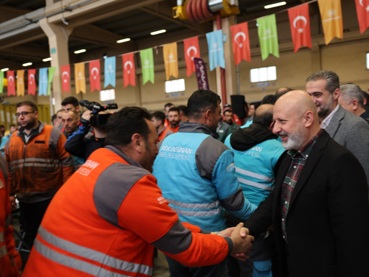 BAŞKAN ÇOLAKBAYRAKDAR, “GECE-GÜNDÜZ DEMEDEN DAHA GÜZEL HİZMET İÇİN ÇALIŞIYORUZ”