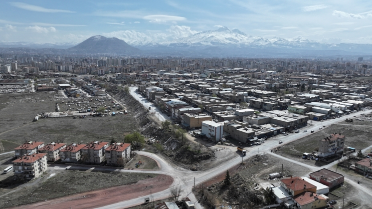 BAŞKAN ÇOLAKBAYRAKDAR, “ULAŞIMDA ŞEHRE YENİ BİR SOLUK KAZANDIRIYORUZ”