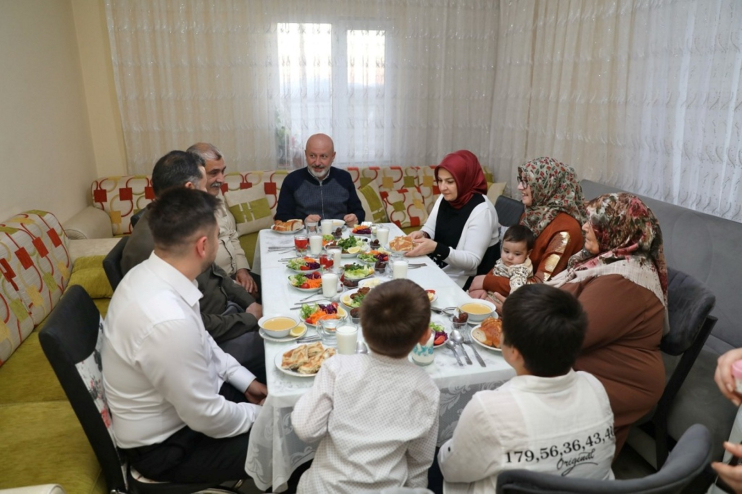 KOCASİNANDAN HER AY 244 ÇÖLYAKLIYA GLÜTENSİZ GIDA PAKETİ