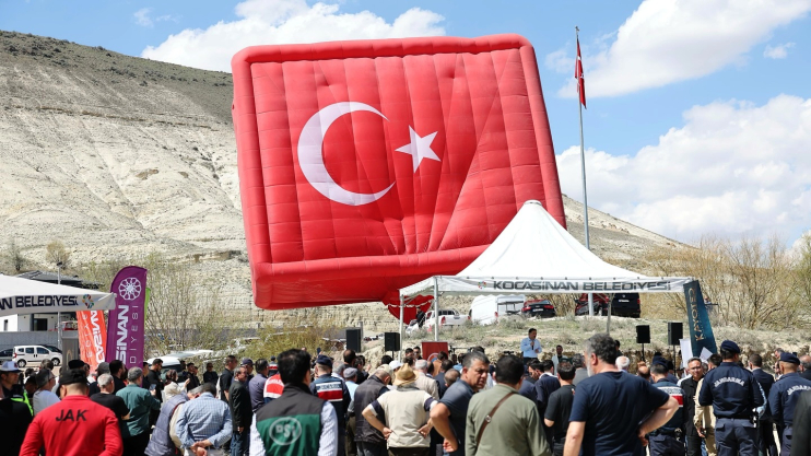 VALİ ÇİÇEK: “BU YIL TURİZMİN PARLAYAN YILDIZI BAYRAMHACI OLACAK”