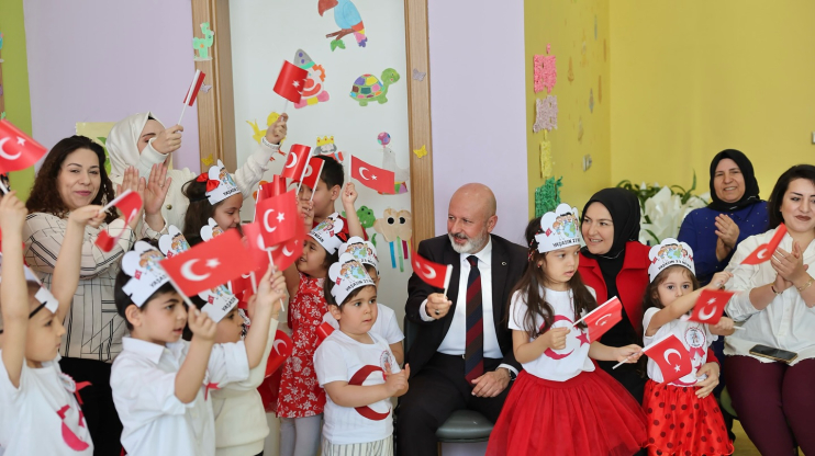 BAŞKAN ÇOLAKBAYRAKDAR: “23 NİSAN, TÜM DÜNYA ÇOCUKLARINA BARIŞ VE UMUT GETİRSİN”