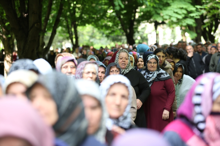 BAŞKAN ÇOLAKBAYRAKDAR’DAN ORGANİK DOMATES FİDESİ DAĞITIM ETKİNLİĞİNE DAVET