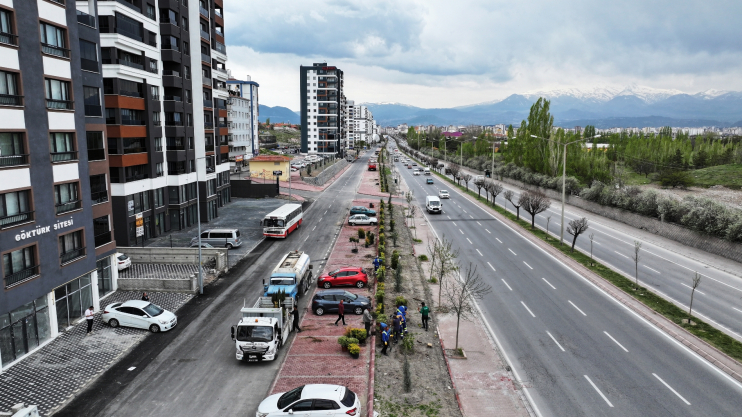 BAŞKAN ÇOLAKBAYRAKDAR, “KOCASİNAN’I YEŞİLLE DONATIYORUZ, TÜRKİYE’YE ÖRNEK OLUYORUZ”