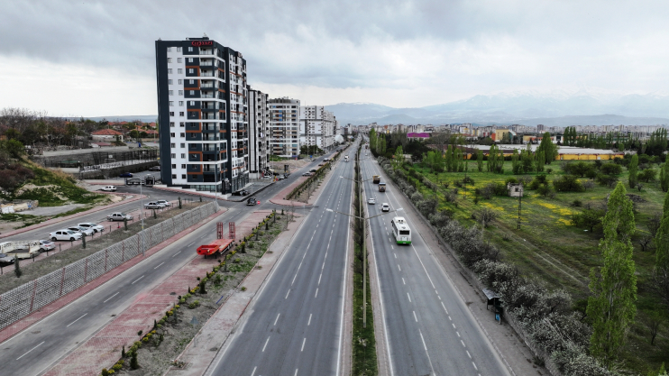BAŞKAN ÇOLAKBAYRAKDAR, “KOCASİNAN’I YEŞİLLE DONATIYORUZ, TÜRKİYE’YE ÖRNEK OLUYORUZ”