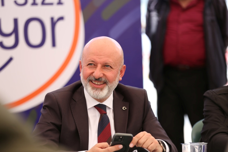 BAŞKAN ÇOLAKBAYRAKDAR, “GECE GÜNDÜZ DEMEDEN KOCASİNAN’IN HER MAHALLESİNDEYİZ”