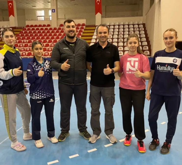 KOCASİNAN SPORCULARI HEM YILDIZLARDA HEM DE ÇİFTLERDE TÜRKİYE ŞAMPİYONU