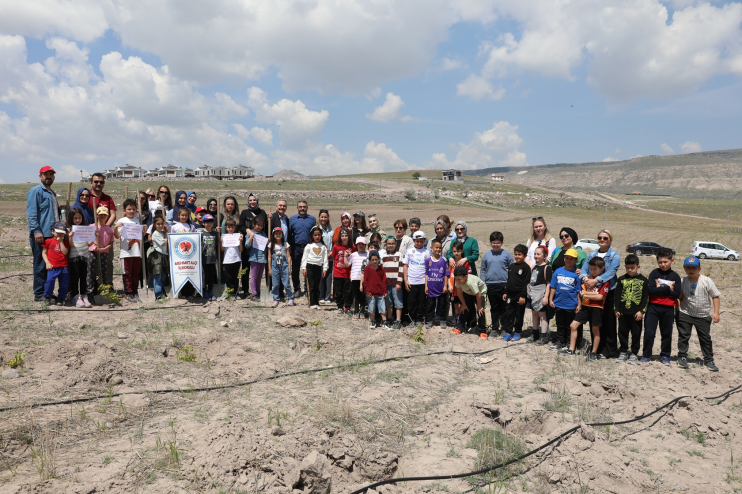 BAŞKAN ÇOLAKBAYRAKDAR: “İKLİM DEĞİŞİKLİĞİYLE MÜCADELENİN EN ETKİLİ YOLU AĞAÇ DİKMEKTİR”