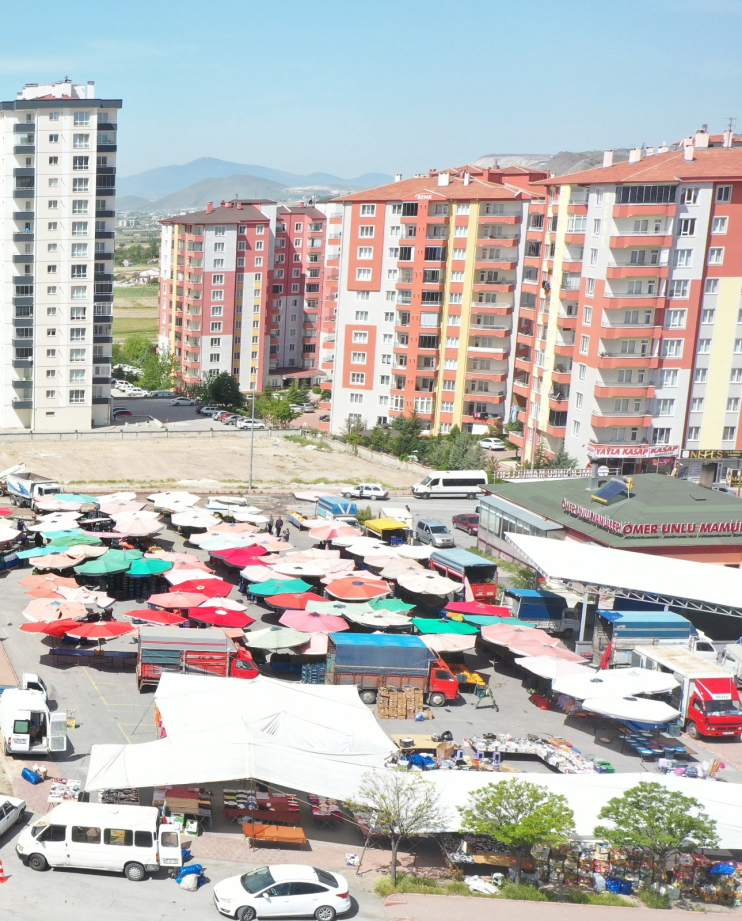BAŞKAN ÇOLAKBAYRAKDAR, ERKİLET’TE 2025 YILINDA KAPALI PAZAR YERİNİN HİZMETE GİRECEĞİNİN MÜJDESİNİ VERDİ