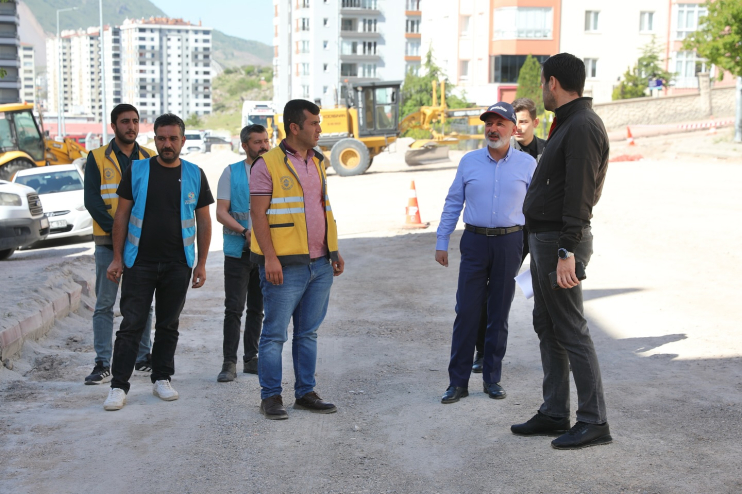 BAŞKAN ÇOLAKBAYRAKDAR: “HUZURLU BİR BAYRAM İÇİN KADİM MAHALLEMİZDEKİ ÇALIŞMALARI EN KISA SÜREDE BİTİRECEĞİZ”