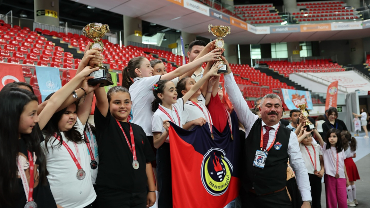 BAŞKAN ÇOLAKBAYRAKDAR: “KAYSERİ’Yİ SATRANÇTA DA MARKA ŞEHİR YAPMAK İÇİN ÇALIŞIYORUZ”